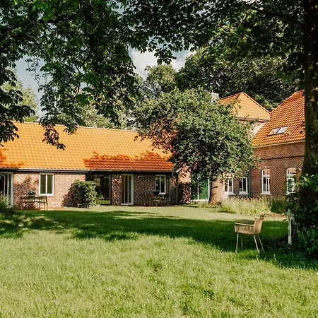 Semesterbostad Bright Flat On Estate With Nature Views