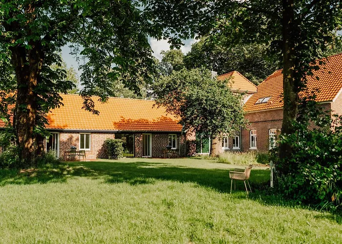 度假居 Bright Flat On Estate With Nature Views